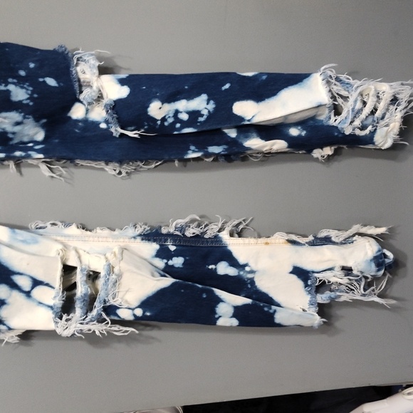 Calvin Klein jeans beyond distressed extreme distressed size8 highrise - Picture 4 of 12